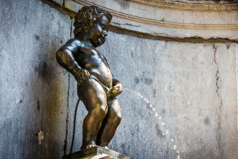The famous Manneken Pis sculpture